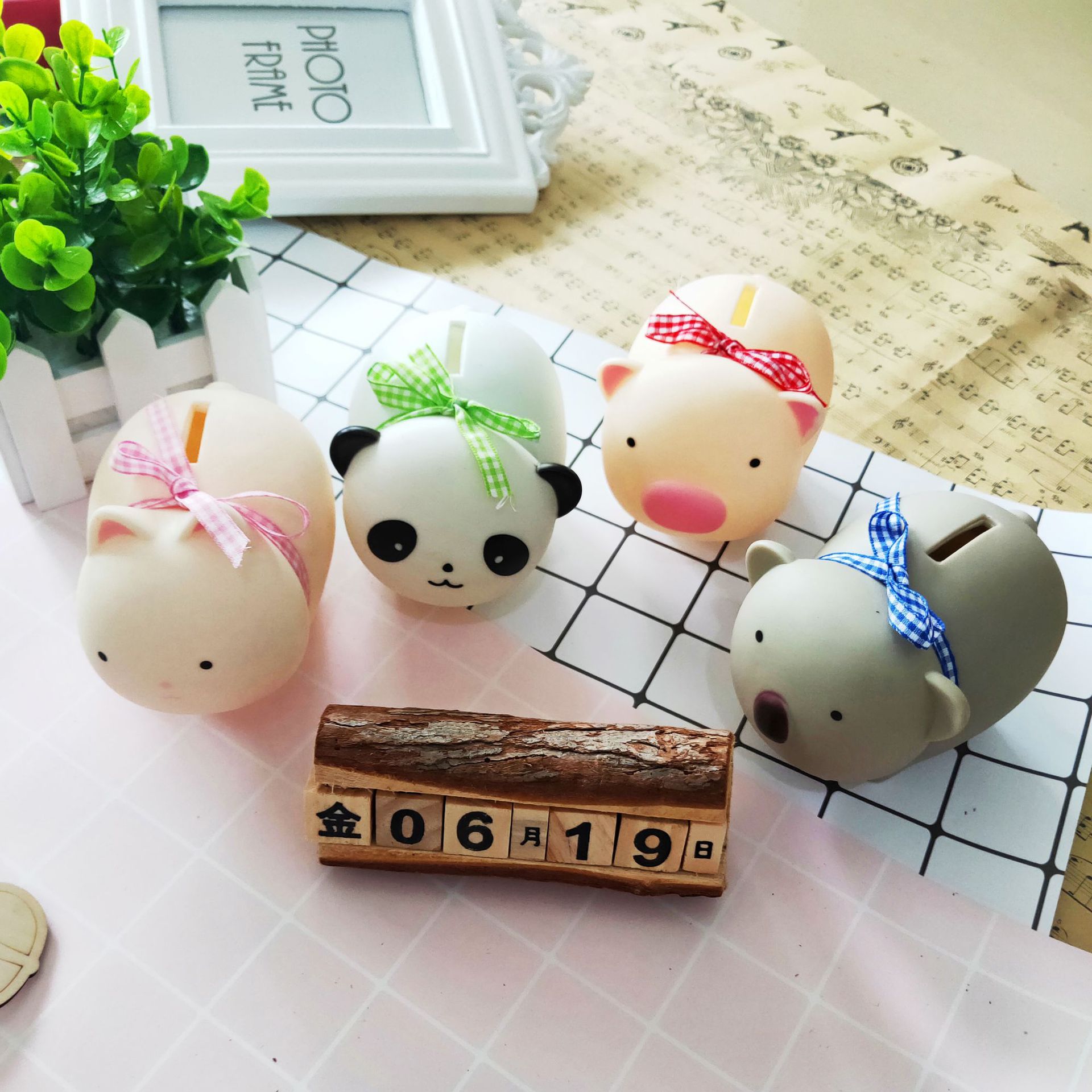 可爱儿童储蓄罐卡通小猪存钱罐搪胶公仔家居桌面摆件抖音创意礼品