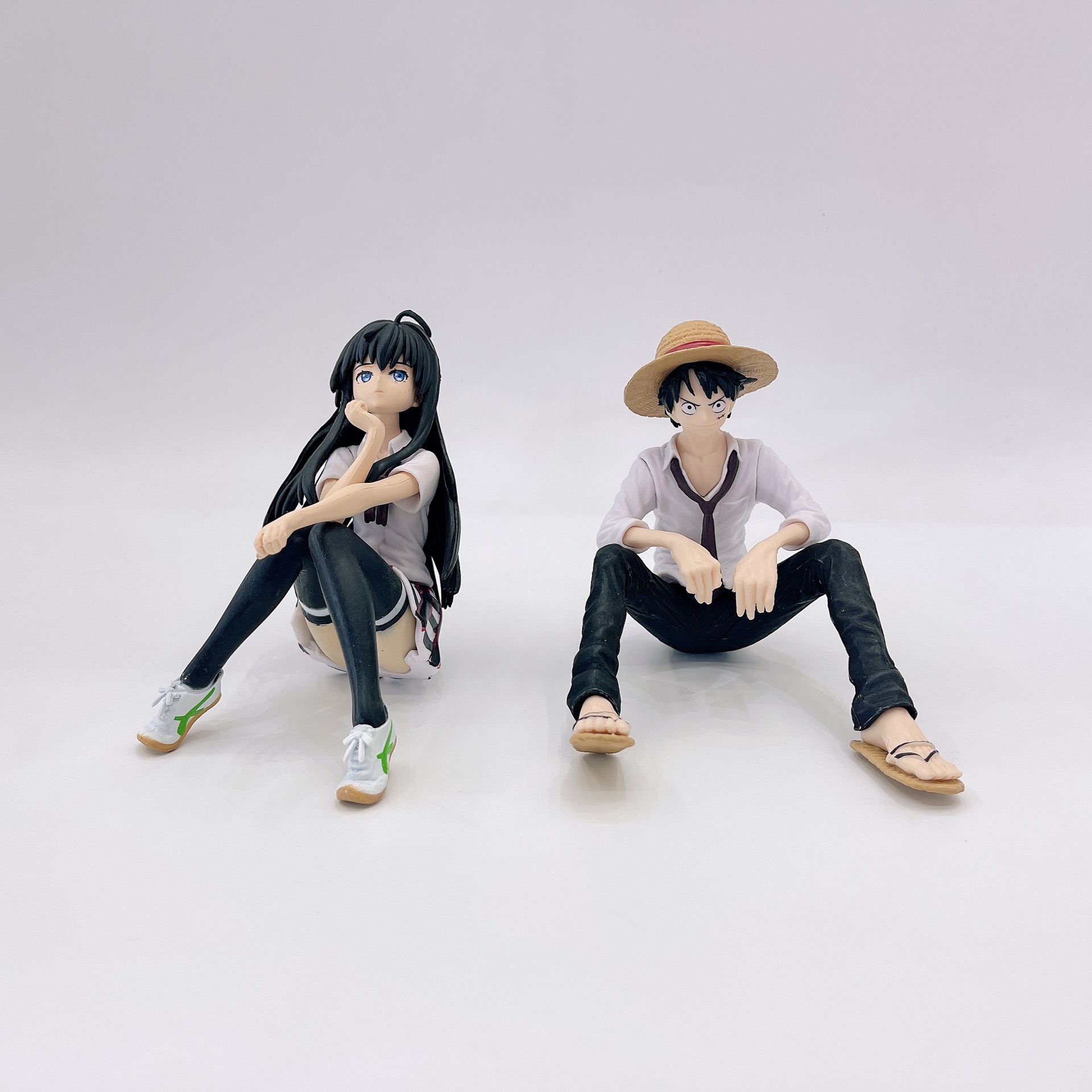 网红汽车摆件车内饰品路飞手办创意可爱海贼王中控台装饰车载公仔