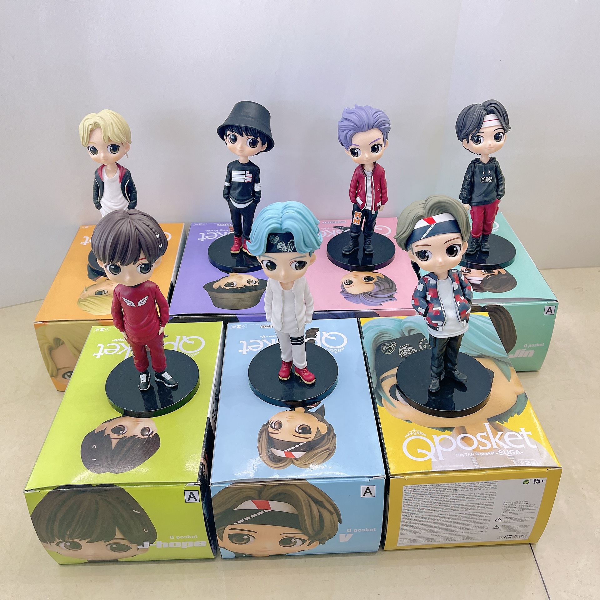 大号韩国歌手男团手办模型摆件 7款 Q版人物形象桌面车载玩具玩偶