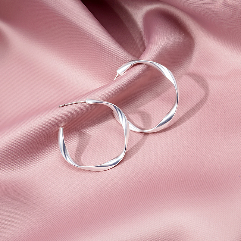 银针莫比乌斯环耳勾耳环女哑光银色几何波浪式圆圈耳钉个性耳饰品