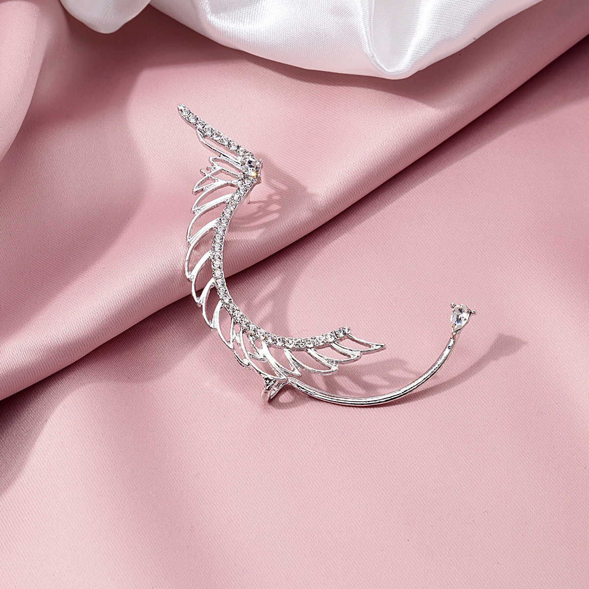 银针韩国闪钻耳钉天使之翼翅膀锆石夸张耳环网红复古耳骨夹女批发