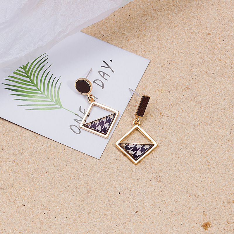 925银针网红复古不对称格子千鸟格耳环 韩国小巧凭借秋冬耳钉