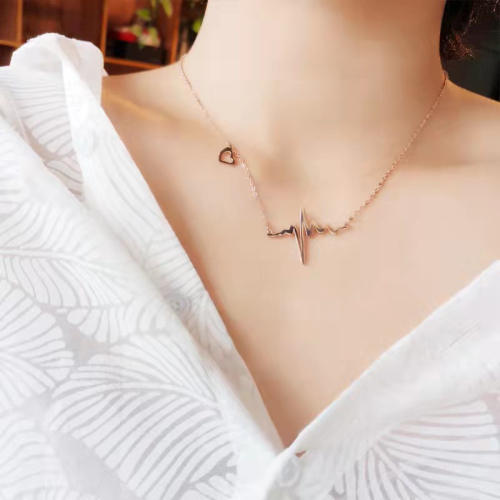 Japanese and Korean Jewelry Fashion Sexy Lightning ECG Pendant Necklace Temperament Wild Titanium Steel Clavicle Chain Neck Chain
