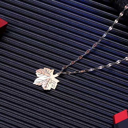 Tiktok Same Style Overnight Rich Leaf Shaped Titanium Steel Necklace Female 18K Rose Gold Net Red Clavicle Chain Factory Direct Sales