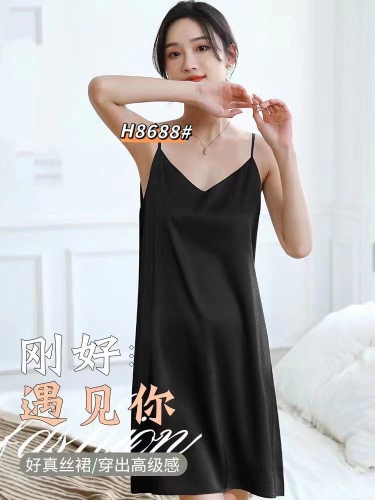 2022 New Women‘s Silk Dress Inner Suspender Dress