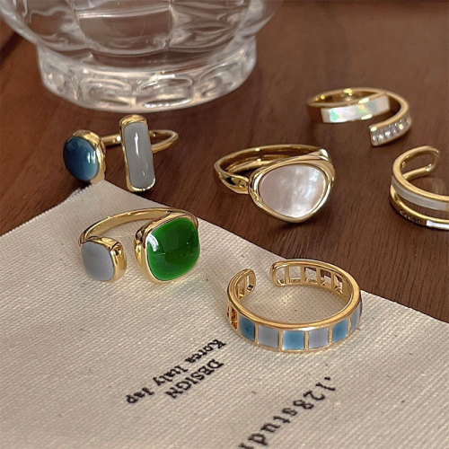 european and american ins emerald ring ring design sense high sense female fashion personality cold niche japanese light luxury