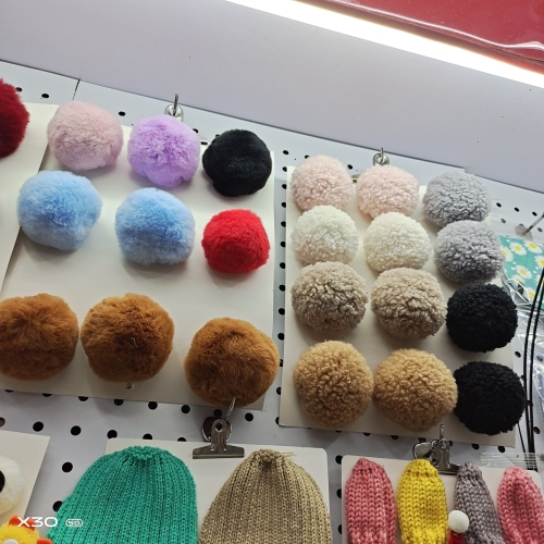 small wool ball， clothing， hats， shoes， scarf accessories