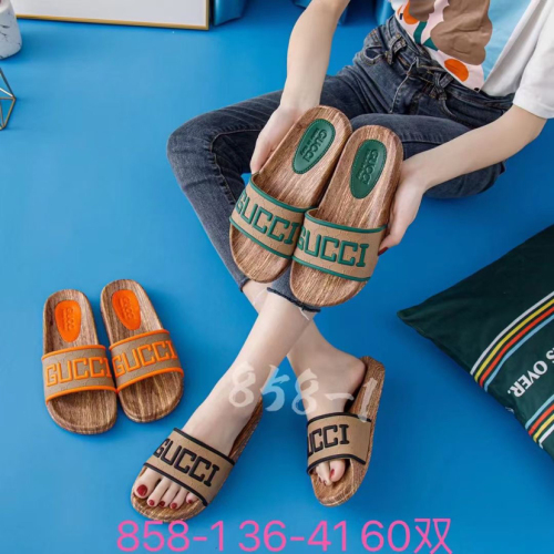 2022 New round Toe Korean Style Thick Bottom Spot PVC Women‘s Shoes Beach Outdoor Leisure Fashion All-Match Slippers Popular M