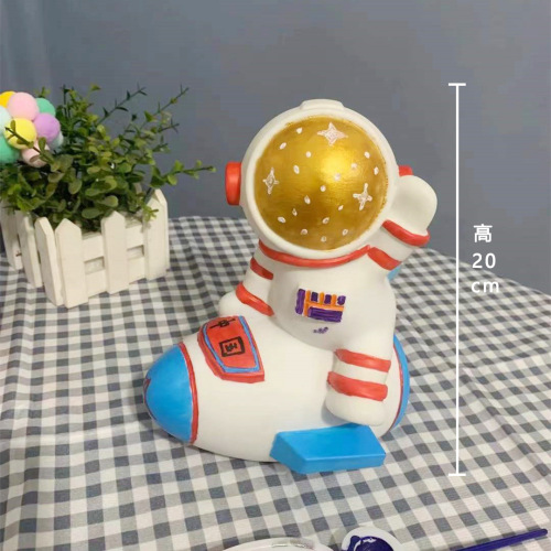 Painted Astronaut Clow M Vinyl Figurine Coin Bank Fall Not Bad Non-Gypsum Children‘s DIY Handmade Toys