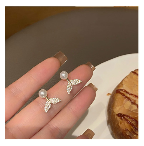 silver needle pearl diamond fishtail earrings korean simple design earrings fashionable chanel style sweet temperament earrings