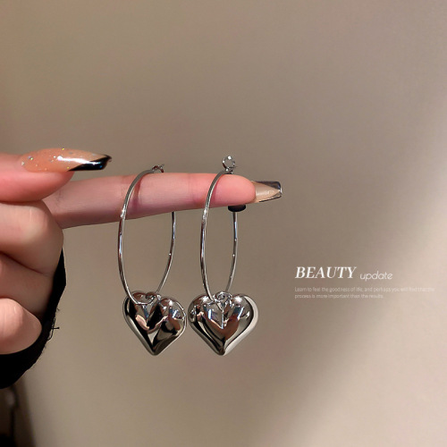 25 Silver Needle European and American Fashion Metal Love Plain Ring Earrings Temperament Cold Style Earrings Earrings Earrings high-End Earrings 