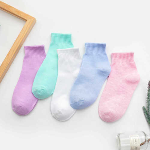 Socks Women‘s Mid-Calf Solid Color Athletic Socks Spring and Autumn Warm Cotton Socks Candy Color Four Seasons Wear Travel Socks Stall Cheap Socks 