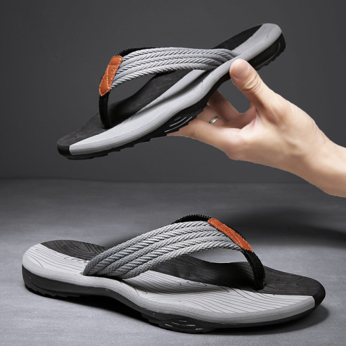 cross-border 2024 new flip-flops men‘s summer sandals korean style beach fashion outwear non-slip flip-flops men