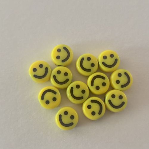 factory direct sales yellow low smiley face 5 * 10mm acrylic beads cross hole acrylic smiley face convex smiley face expression round flat