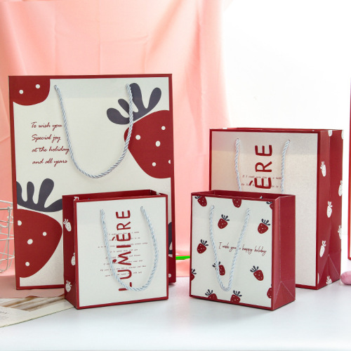luhao creative simple gift bag exquisite packaging bag cute small strawberry paper bag portable handbag wholesale
