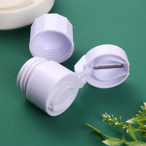 New Pill Cutter New Model Four-in-One Yuantong Medicine Box with Knife Pill Cutter with Divide Dispenser Factory Wholesale