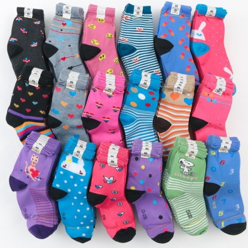 Factory Wholesale Autumn and Winter Polyester Cotton Mid-Calf Color Cartoon Women‘s Socks Middle-Aged and Elderly Loose Socks Stall cheap Socks