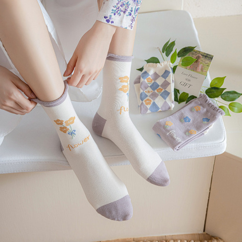Autumn and Winter New Taro Color Straight Plate Curling Rhombus Small Flower Tube Socks Women‘s Fresh Women‘s Cotton Socks One-Piece Delivery 