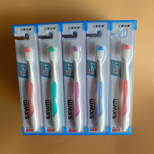 Yiwu Daily Necessities Wholesale Three Smiles Perfect 702 Adult Soft-Bristle Toothbrush