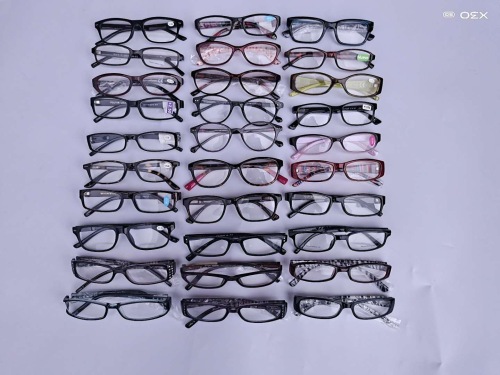 Five Yuan Model Reading Glasses Wholesale Men and Women Old Reading Presbyopic Glasses Mixed Batch Running Rivers and Lakes Stall Supply