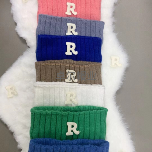 R-Labeled Women‘s Hair Band