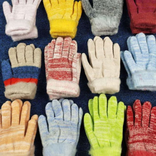 Cashmere Gloves Stall Northeast Cold Protection in Winter Thermal Knitting Mohair Thickened Knitting Wool Gloves 5 Yuan Model