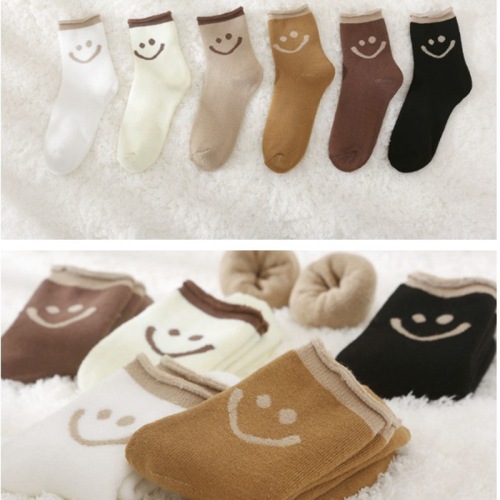 socks women‘s japanese ins cute smiley face curling thickened terry socks winter mid-calf warm thickened cotton socks wholesale