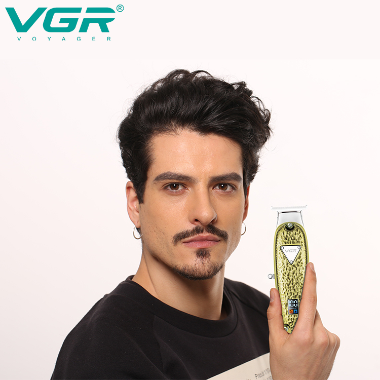 VGR922 Full Metal Hair Clipper LED Display Oil Head Engraving Electric Trimmer Electrical Hair Cutter Golden and Silver