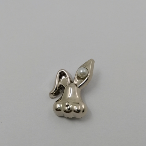 metal rabbit brooch， anti-exposure pin diy clothing accessories hat accessories， package accessories