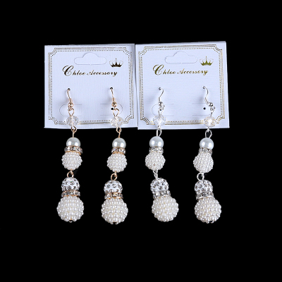 Women's fashion pearl earrings