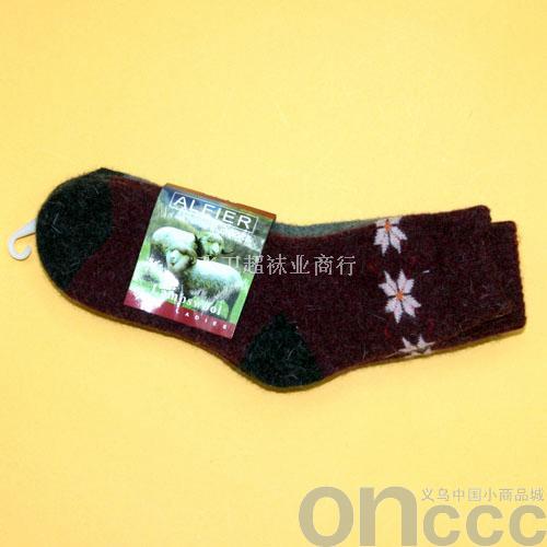 stall flower pattern dark red rabbit fur socks wool socks women‘s socks