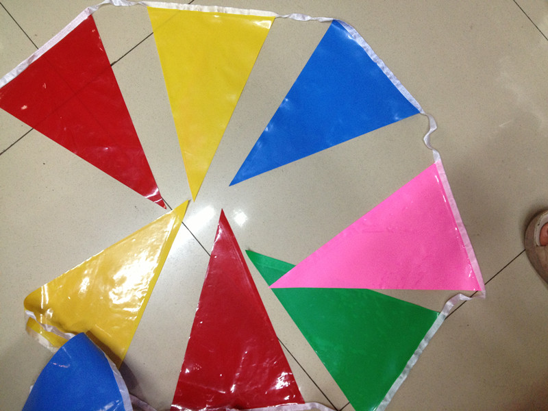 plastic triangle flags