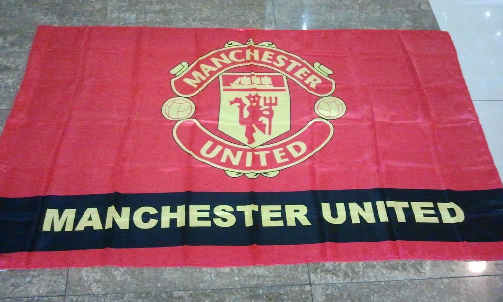 satin fan club flag--flag 4th manchester united