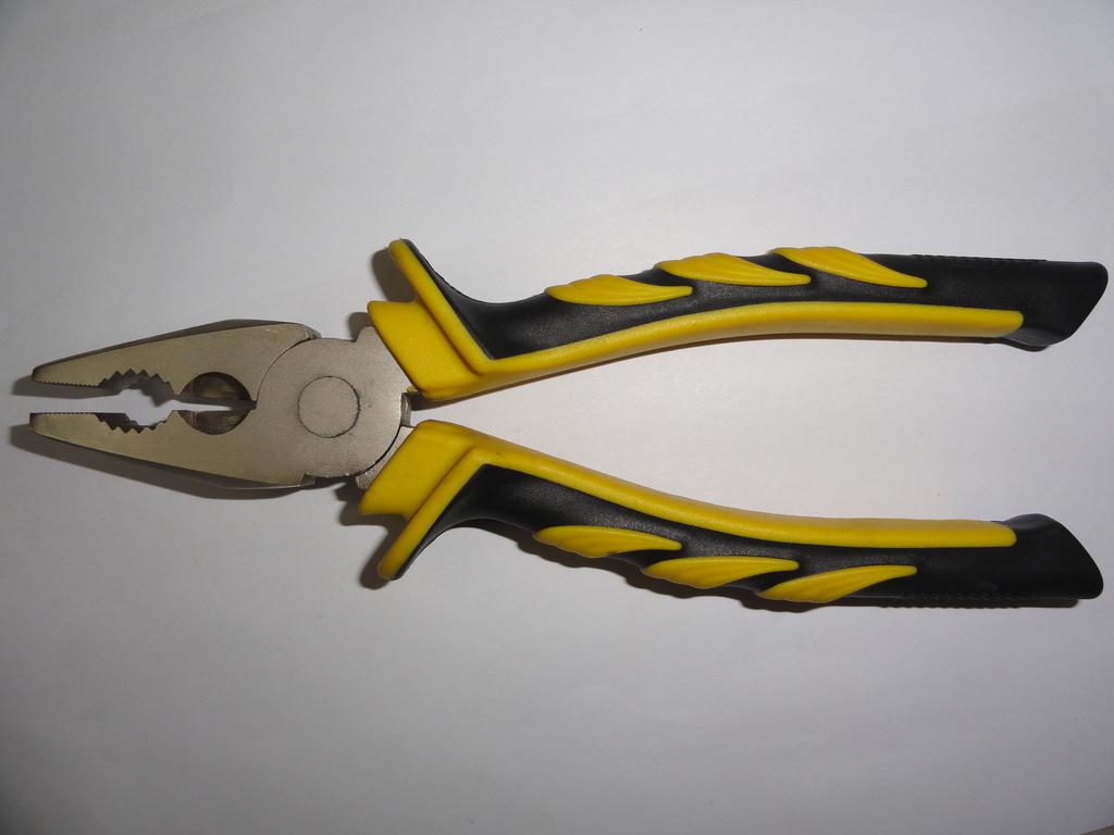 螺丝刀 各样的羊角锤 斧头 钳工锤 八角锤 内六角 管子割刀 各种各样