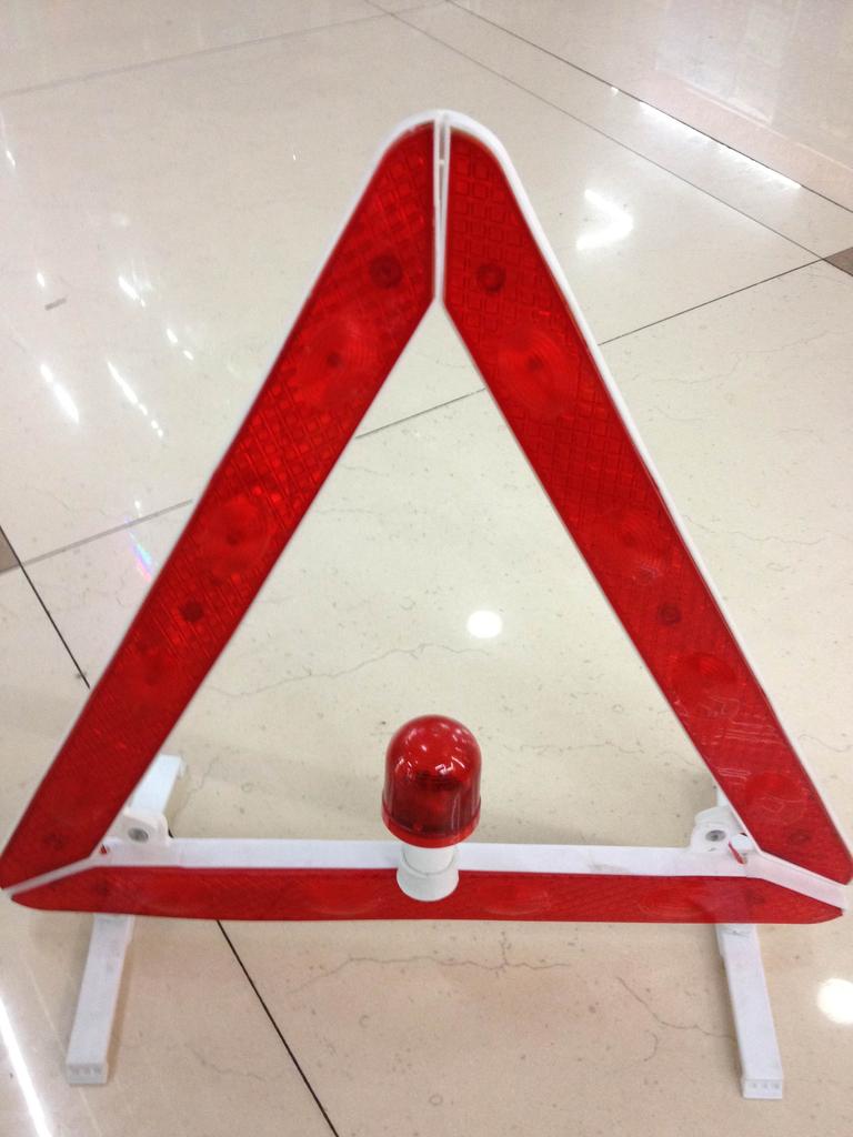 汽车三角警示牌 反光汽车led三角架紧急停车牌