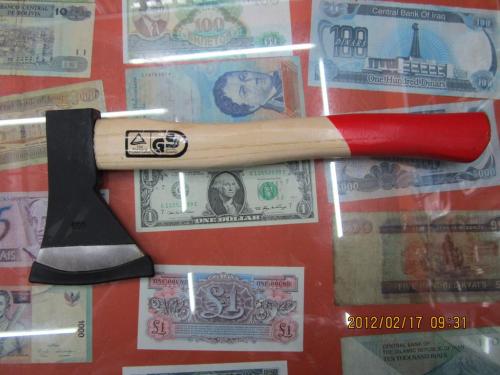 wooden handle axe， sawnwood axe， axe