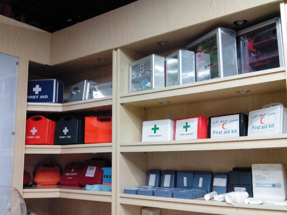 家用大中小型急救盒 特大号医疗急救箱 挂墙式手提医疗箱应急箱<font style="font-size: 12px;color: #fff;font-weight: normal;b