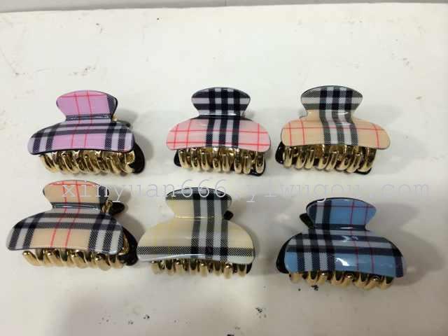 burberry hair claw clip