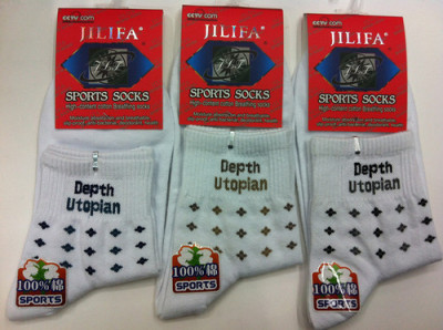 High moisture-absorbing cotton breathe odor anti-skid antibacterial sport socks (CCTV sole socks partner)