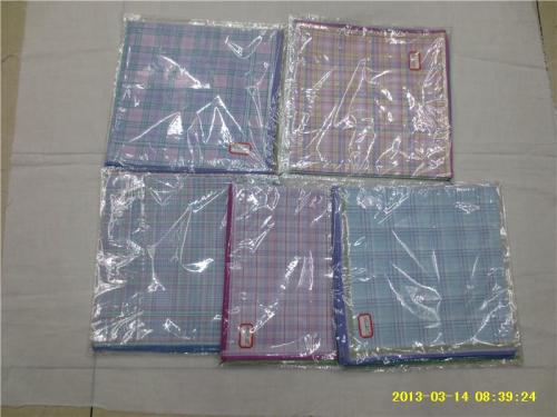 Colorful Cotton Environmental Handkerchief 43*43， Environmentally Friendly， Colorfast， Easy to Absorb Water， Origin Shanghai