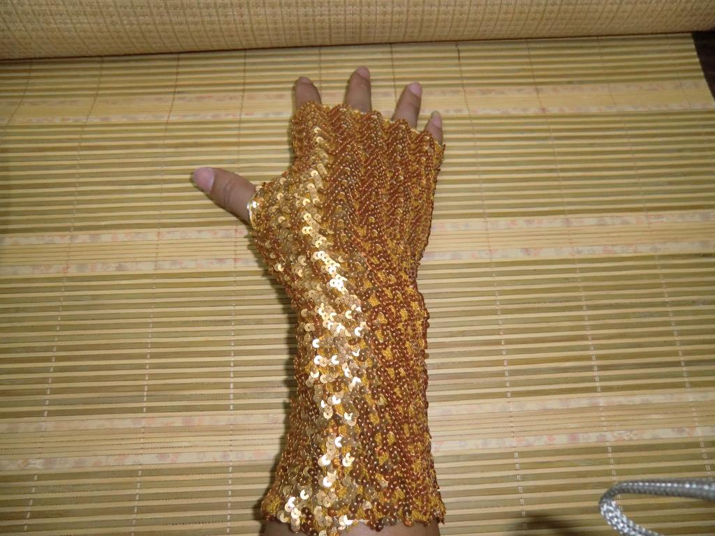 long sleeve lace gloves