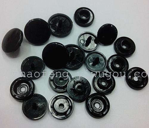 black and white t8 plastic snap fastener children‘s raincoat quilt cover button resin button
