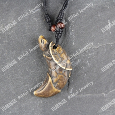 Foreign trade original single resin ivory necklace overbearing punk design accessories ancient longevity turtle curved teeth X0083