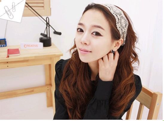 Flower lace side Ribbon pierced retro rope black