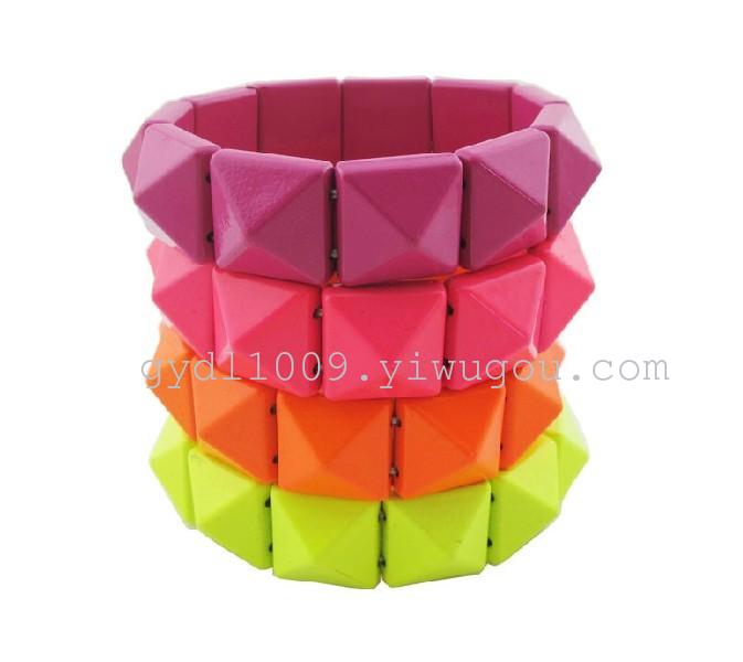 Punk style neon-colored rivets elastic bracelet, pink