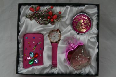 Guangdong JESOU beauty mirror beauty pack perfume hairpin watch new gift set cheap and fine