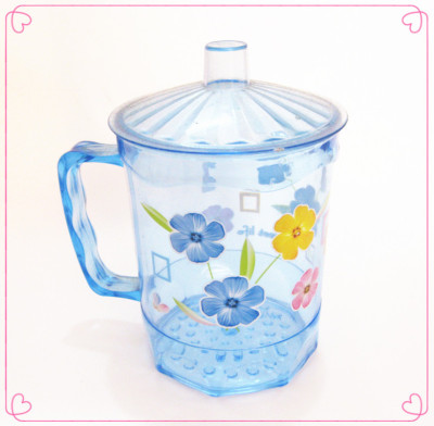 The Plastic cup creative cup wholesale 2 yuan.