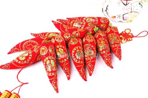 New Embroidered Sequins Fabric Fish Pendant Artificial Rope Embroidered Chili String Ornaments Large， Medium and Small Special Offer Free Shipping