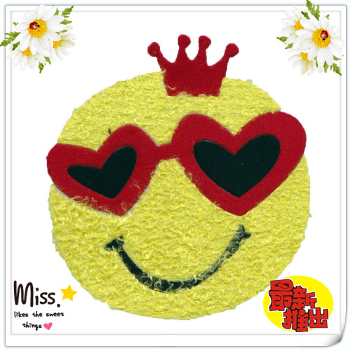 yiwu shopping accessories hot stamping popular hot stamping picture crown smiley customized children‘s clothing/sofa cushion/short sleeve