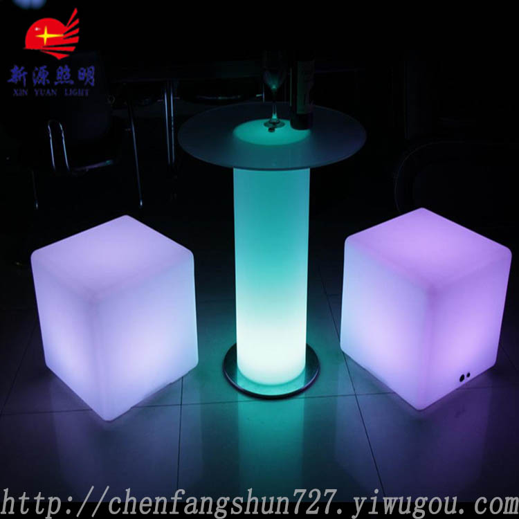 Simple fashion wedding decoration LED remote control colorful glowing cylindrical KTV bars cafes emi